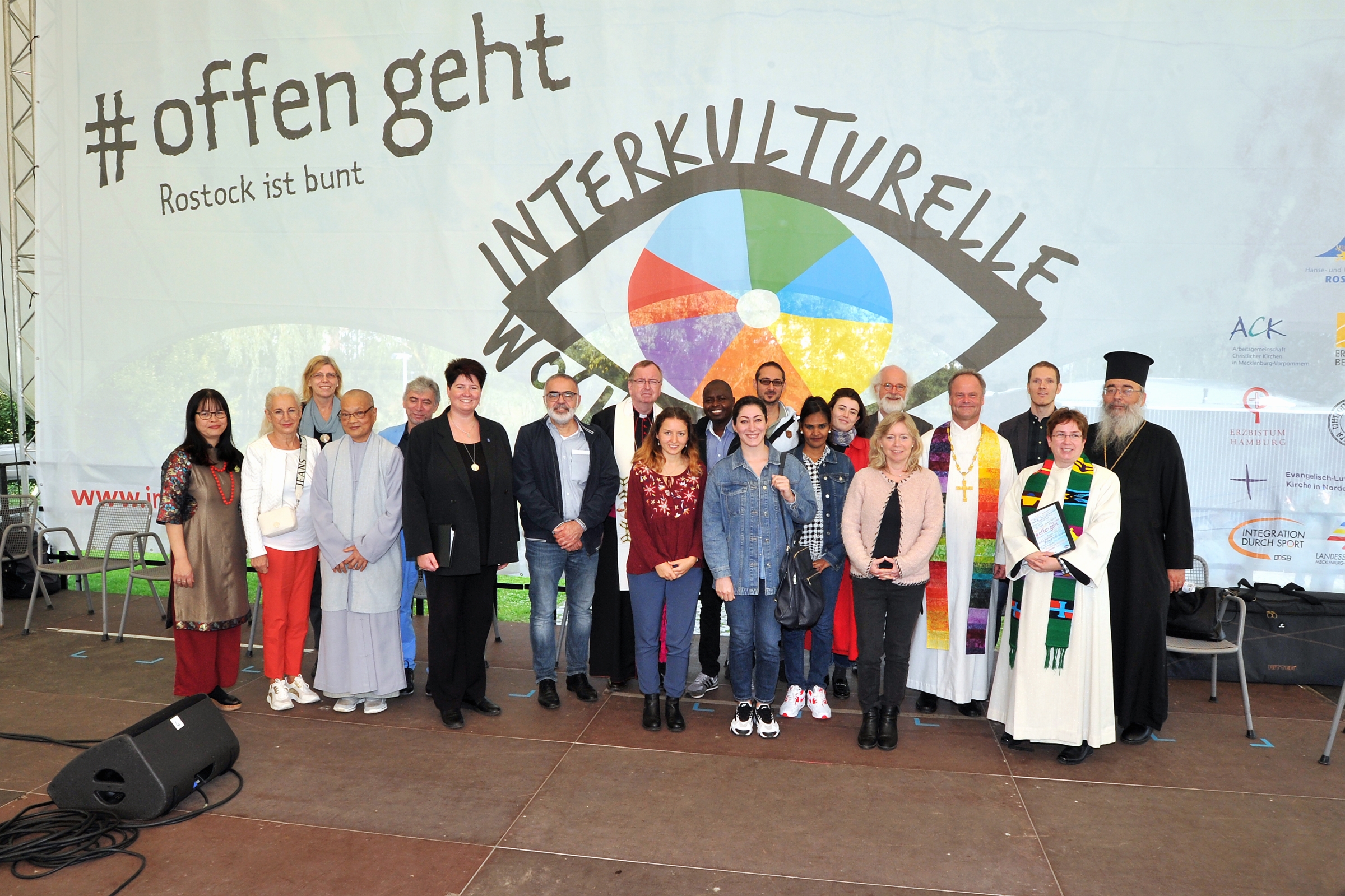 Mit einem stimmungsvollen Gottesdienst wurde am 26. September in Rostock die Interkulturelle Woche 2021 bundesweit eröffnet. Foto: Joachim Kloock