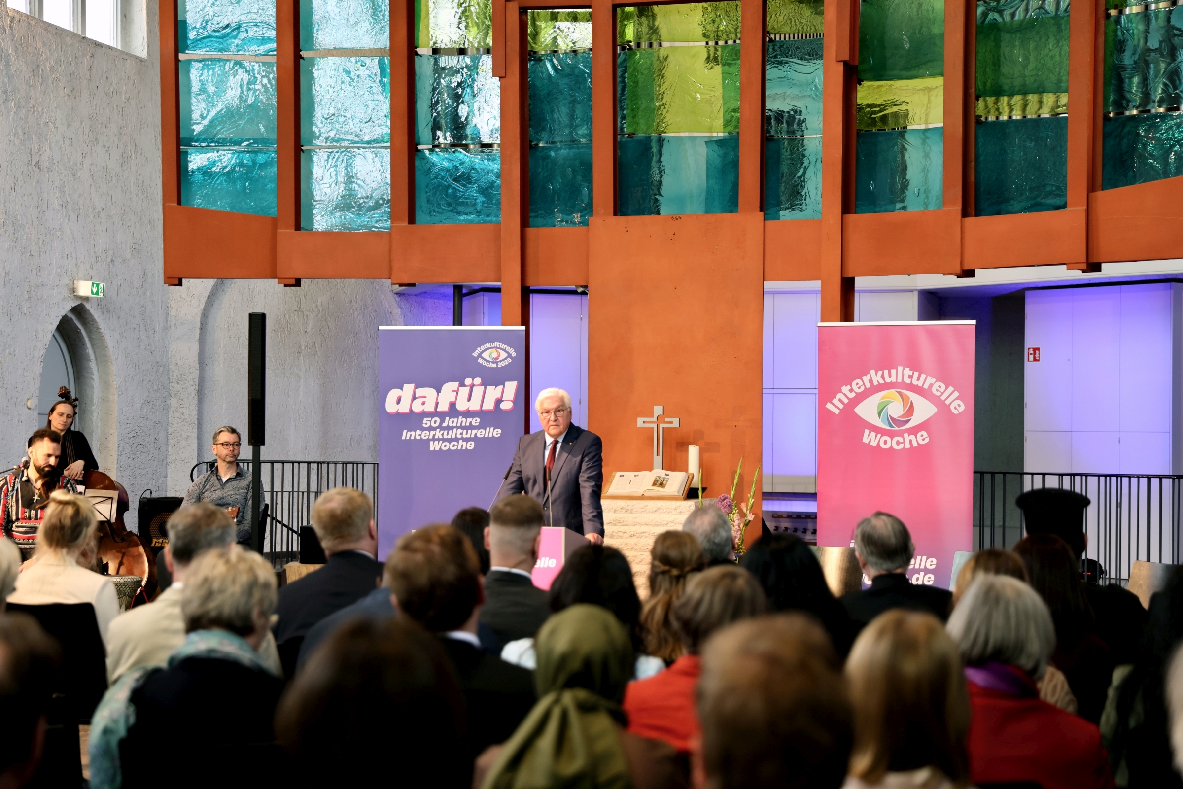 Bundespräsident Steinmeier hielt die Festrede beim Festakt "50 Jahre Interkulturelle Woche". Foto: ÖVA/Nadine Renneisen Bundespräsident Steinmeier hielt die Festrede beim Festakt "50 Jahre Interkulturelle Woche". Foto: ÖVA/Nadine Renneisen