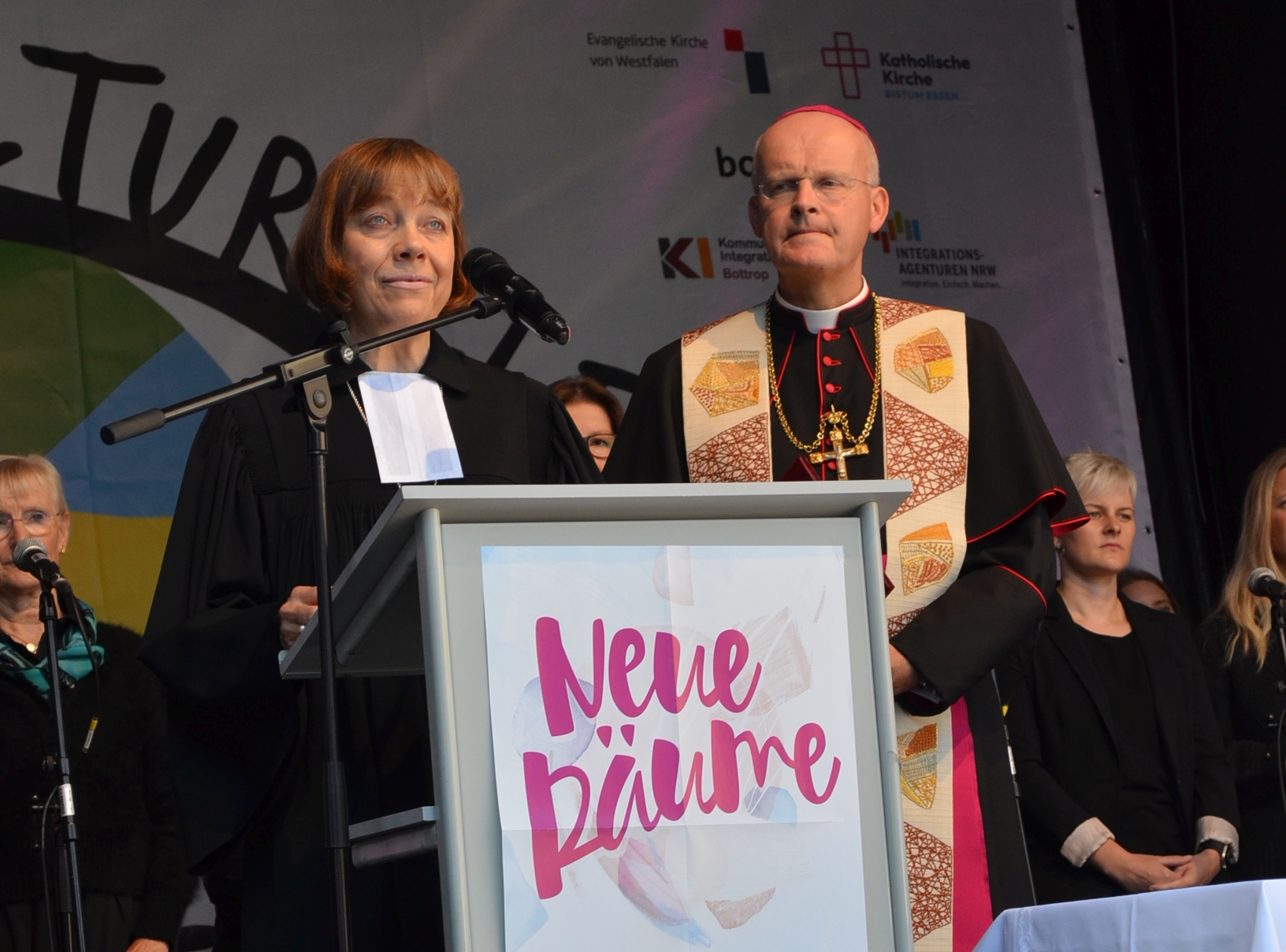 Präses Annette Kurschus und Bischof Franz-Josef Overbeck hielten die Dialogpredigt. Foto: ÖVA