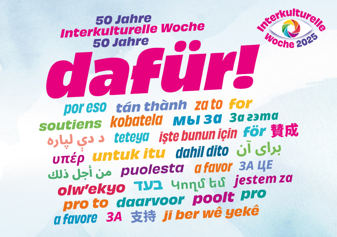 Eine Grafik mit dem Motto der IKW 2025 "dafür" in unterschiedlichen Sprachen